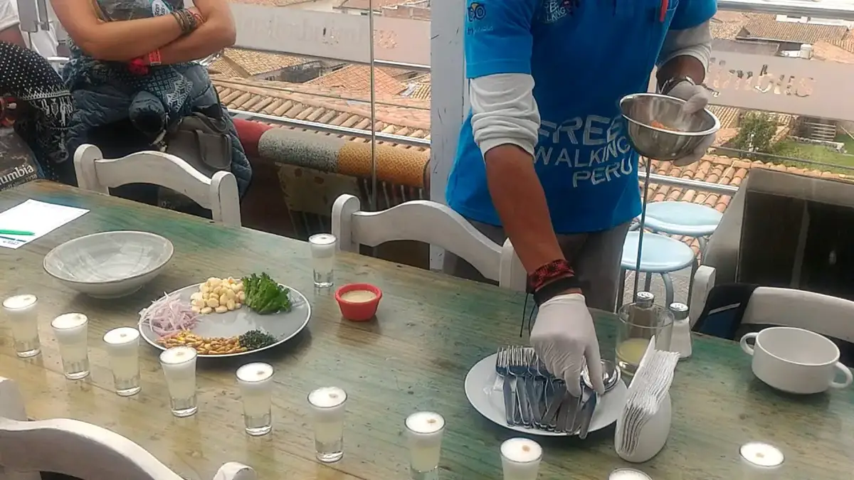 'Video thumbnail for Ceviche peruano cooking lesson in Cusco'