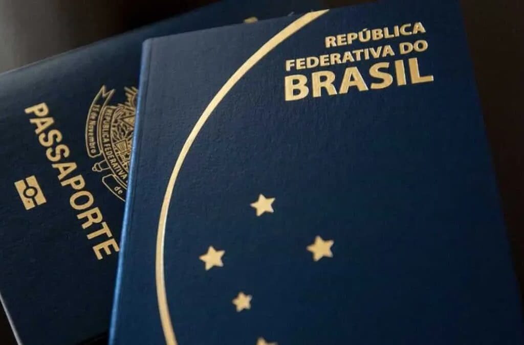 Foto da capa do passaporte brasileiro.
