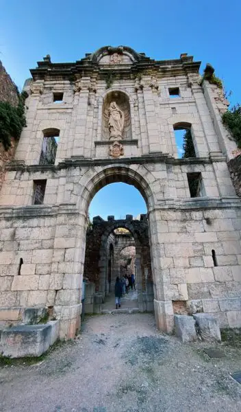 Detalhes da entrada para a Cartoixa d'Escaladei, em Tarragona.