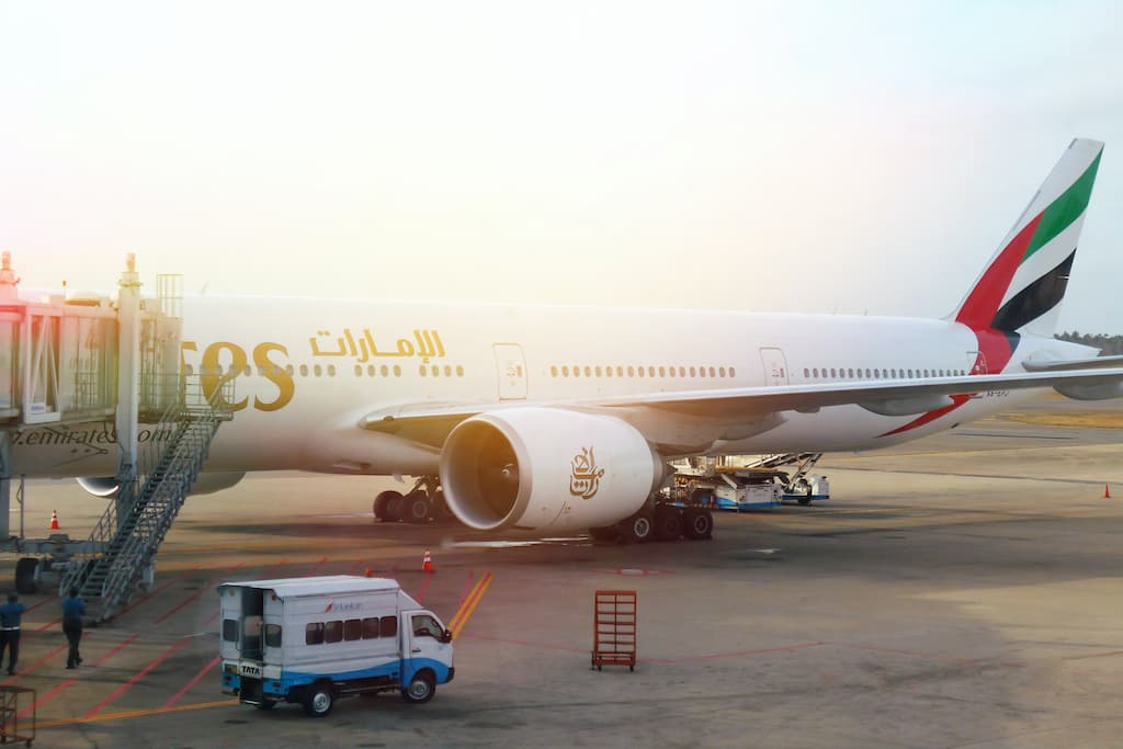 Foto de um voo com conexão da Emirates.