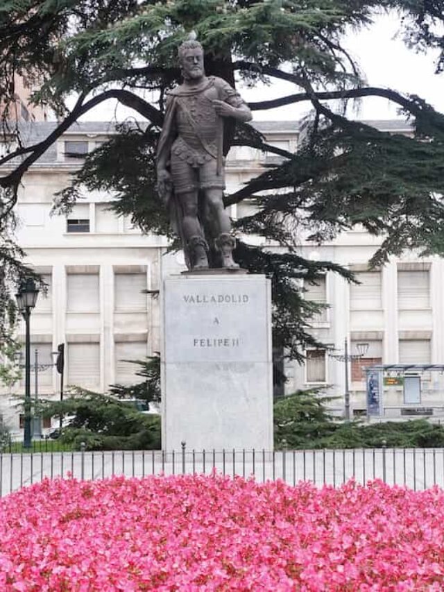 Estátua na cidade de Valladolid espanha
