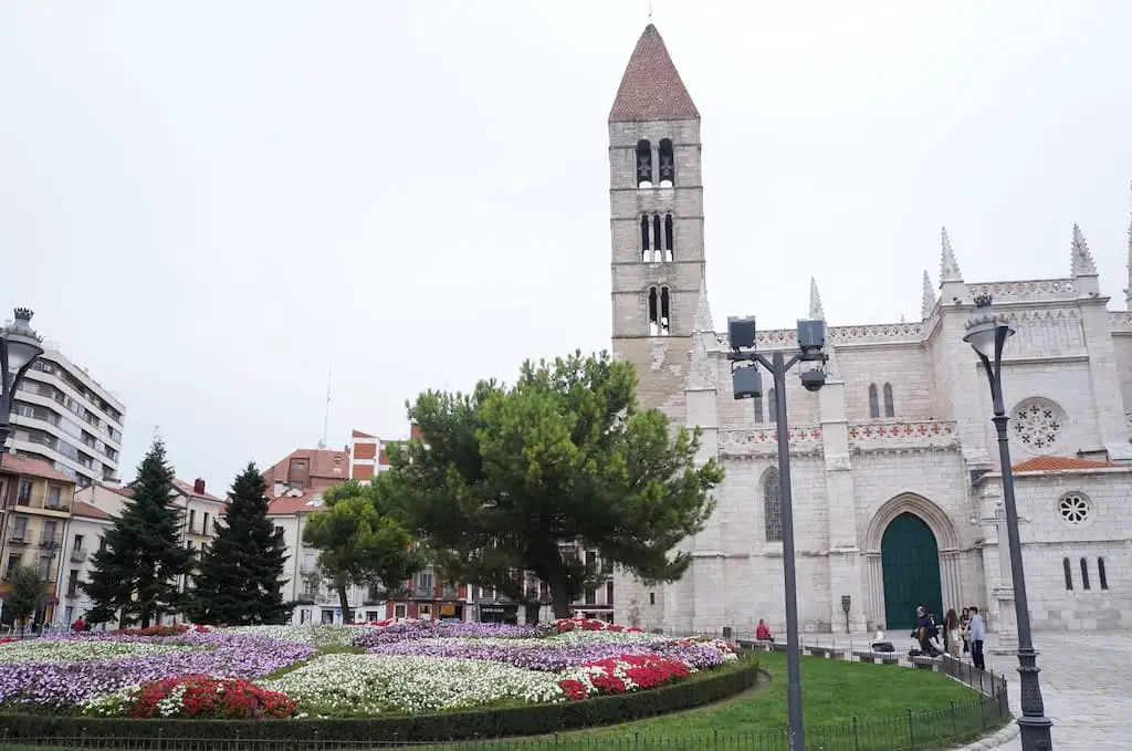 Igreja de Santa Maria la Antigua em Valladolid