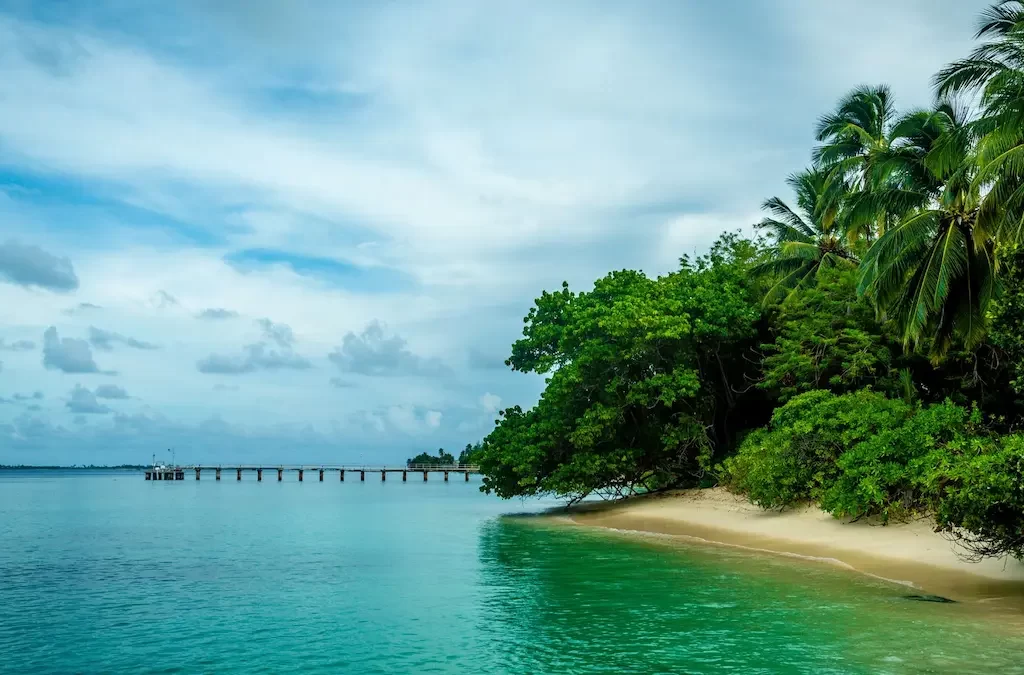 onde fica ilhas maldivas praia de Gan