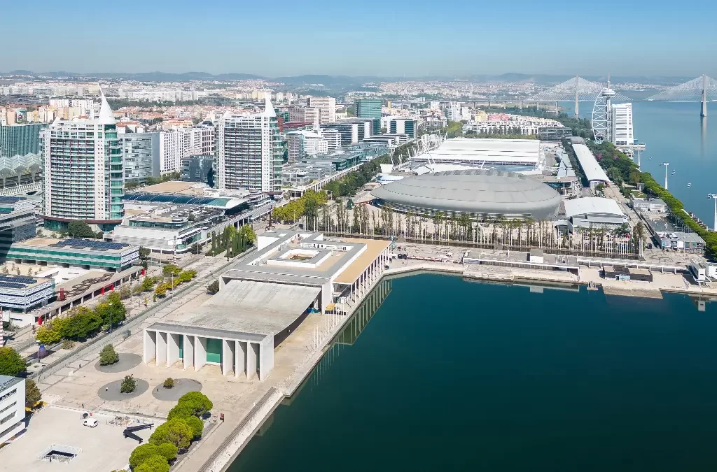 Foto aérea do Parque das Nações em Lisboa.
