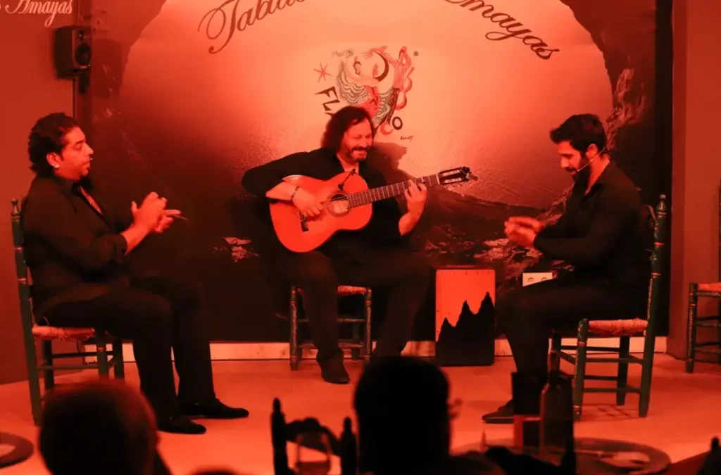 Apresentação de flamenco no Tablao Los Amaya em Málaga, capturando a essência cultural da cidade e destacando-se na lista de o que visitar em Málaga.